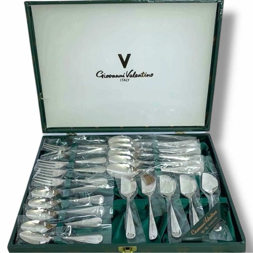 Giovanni Valentino Italy 17-Pc Stainless Steel Flatware Set • New in Box